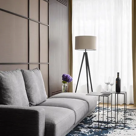 Готель Intercontinental - By Ihg 5*