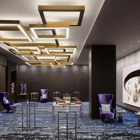 Готель Intercontinental - By Ihg 5*