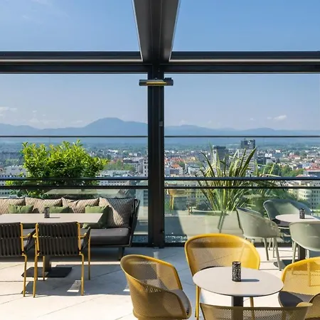 Intercontinental - By Ihg Готель 5*