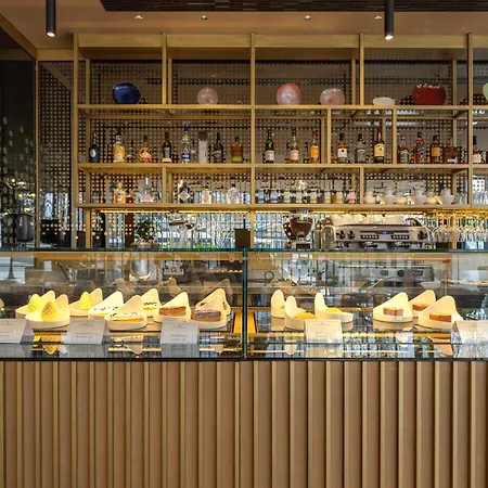מלון Intercontinental - By Ihg 5*