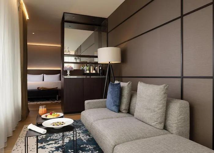 Intercontinental - By Ihg 5*